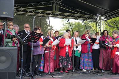 Występ zespołu ludowego.