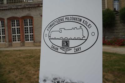 Baner z logiem Stowarzyszenia Miłośników Kolei.