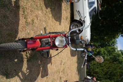 Stary motorower.