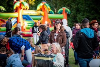 Zdjęcia z pikniku zorganizowanego z okazji obchodów 15 - lecia Stowarzyszenia 