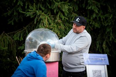 Zdjęcia z pikniku zorganizowanego z okazji obchodów 15 - lecia Stowarzyszenia 