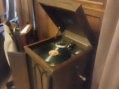 gramofon eksponat muzealny