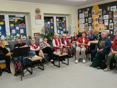 zespół "Kwiaty polne" na Nocy Bibliotek