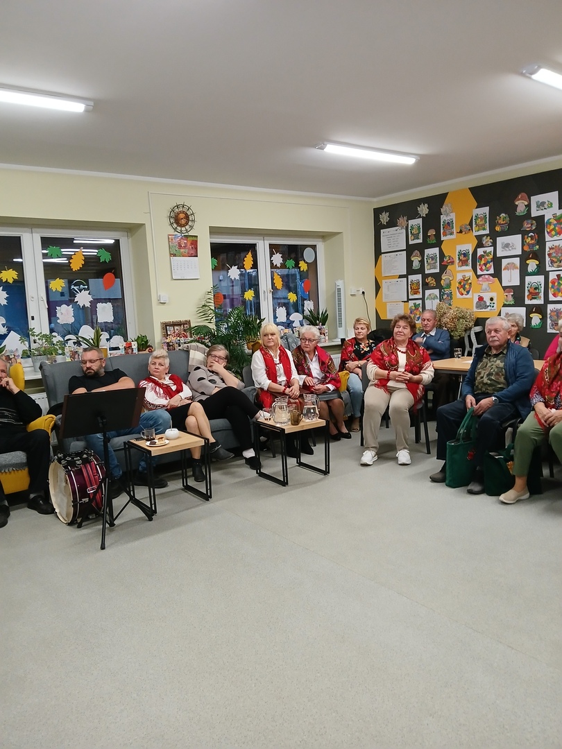 zespół "Kwiaty polne" na Nocy Bibliotek 