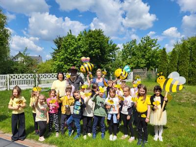 uczniowie klasy I wraz z naszymi gośćmi