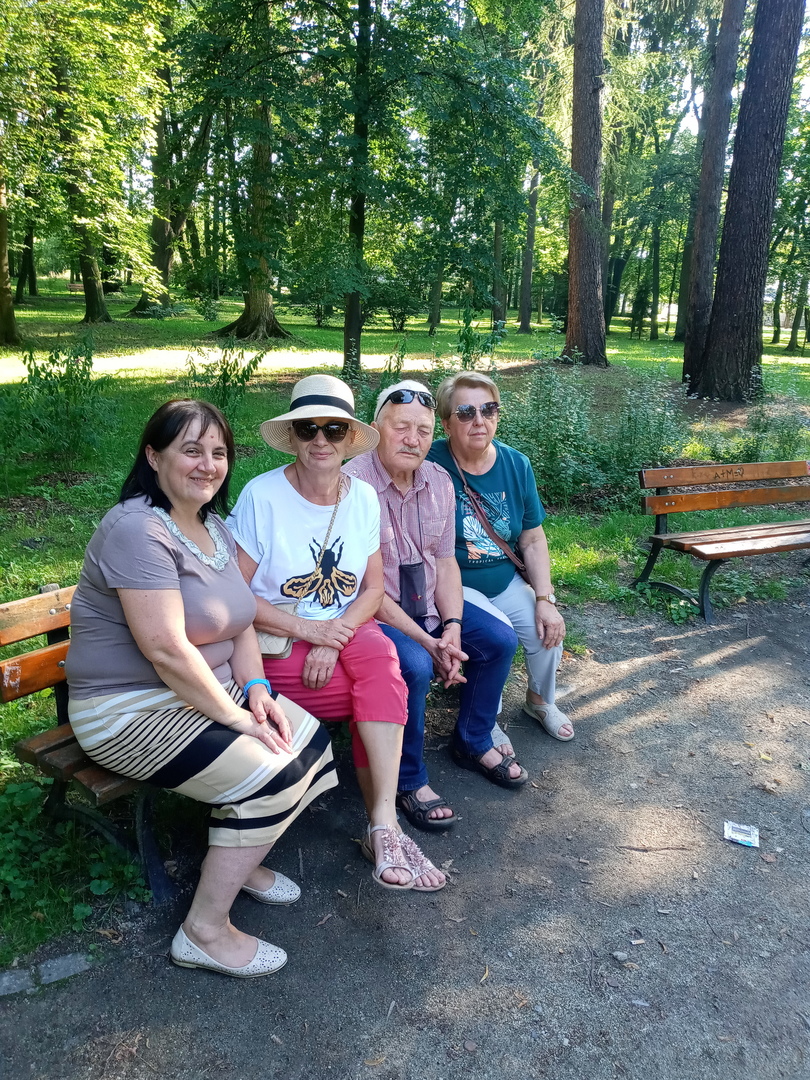 Klubowicze w łaskim parku