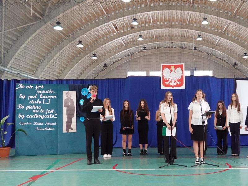 Rocznica nadania imienia patrona w SLO w Stalowej Woli