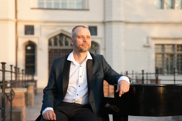 maciej_nowak.png [587x392]