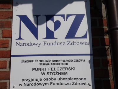 Tablica z Punktu Felczerskiego w Stożnem. Tu udzielał porad Ś.P.  Julian Dawidziuk