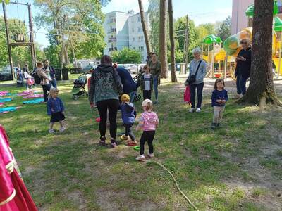 Zabawa w chodzenie po linie