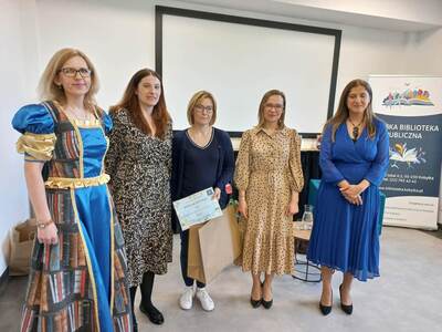Lauratka Najlepsi z Najlepszych razem z bibliotekarkami i Edytą Świętek