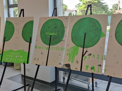 Plansze plakatów na ekspozycji w Bibliotece