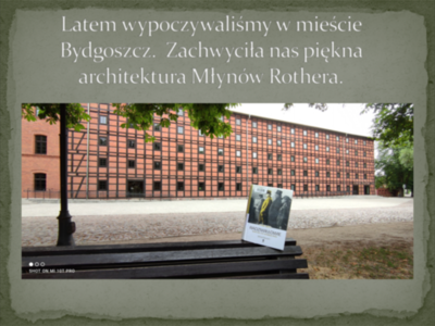 Zdjęcie książki na tle młynów