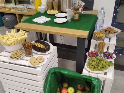Łakocie i witaminy dla uczestników zabawy 
