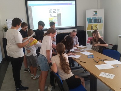 Uczestnicy warsztatów komiksowych.