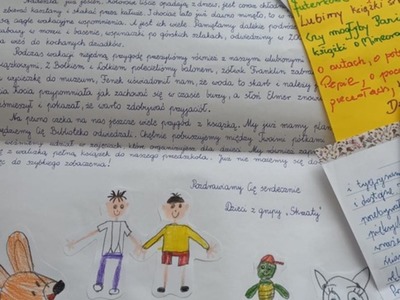 Listy od uczestników na wierzchu list od grupy przedszkolnej SKRZATY