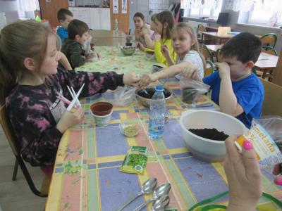 Przygotowania do Świąt Wielkanocnych w Świetlicy Socjoterapeutycznej „Dom”