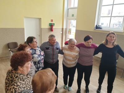 Zajęcia rytmiki z elementami muzykoterapii w ramach projektu „Klub Seniora Aktywnie” (7 lutego 2023 r.)