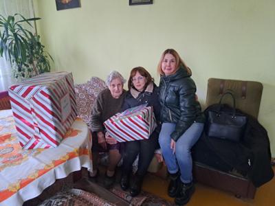 Paczki świąteczne dla rodzin z dziećmi, osobom samotnym i potrzebującym (grudzień 2023 r.)