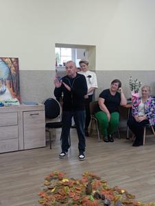 Wizyta dzieci z Przedszkola nr 1 im. Kubusia Puchatka w Klubie Seniora