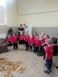 Wizyta dzieci z Przedszkola nr 1 im. Kubusia Puchatka w Klubie Seniora