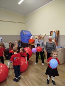 Wizyta dzieci z Przedszkola nr 1 im. Kubusia Puchatka w Klubie Seniora