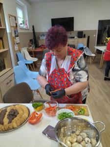 Zabawa integracyjna seniorów w Klubie Seniora