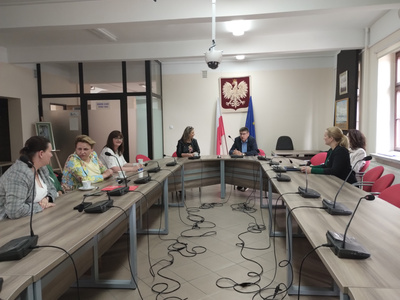 Delegacja z Węgorzewa z wizytą w Centrum Usług Społecznych w Srokowie (22 maja 2023 r.)
