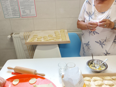 Wspólne gotowanie w Klubie Seniora (18 sierpnia 2024 r.)