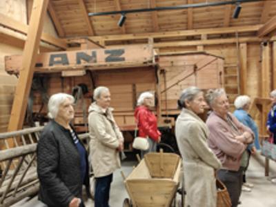 Podróż w czasie – wizyta Klubu Seniora w Muzeum Kultury Ludowej w Węgorzewie