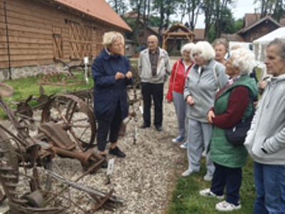 Podróż w czasie – wizyta Klubu Seniora w Muzeum Kultury Ludowej w Węgorzewie