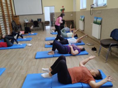 Zajęcia fitness w Klubie Seniora