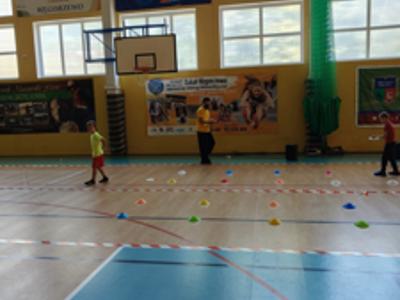 „Międzypokoleniowy festyn w Węgorzewie – wspólna zabawa seniorów i najmłodszych”