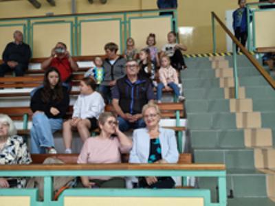 „Międzypokoleniowy festyn w Węgorzewie – wspólna zabawa seniorów i najmłodszych”