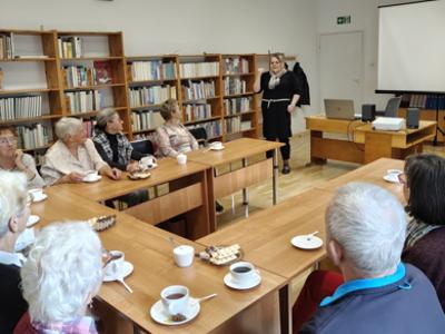 Spotkanie z poezją Wisławy Szymborskiej – „Pół żartu, pół serio”