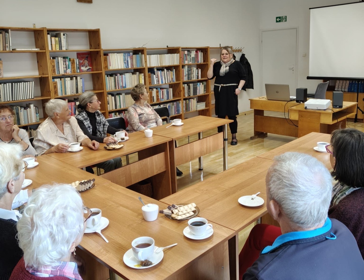 Spotkanie z poezją Wisławy Szymborskiej – „Pół żartu, pół serio”