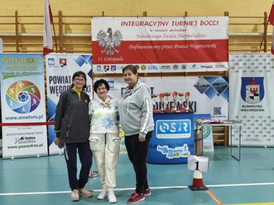 Świętujemy Niepodległość na sportowo! ❤️🤍  Klub Seniora w Turnieju Bocci 2025