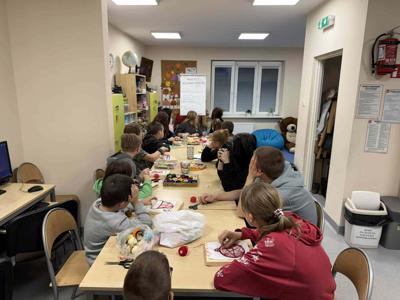 Warsztaty integracyjne z młodzieżą z OHP w Dobieszkowie