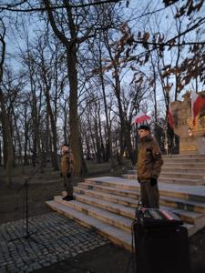 Warta pod Pomnikiem Walk i Męczeństwa