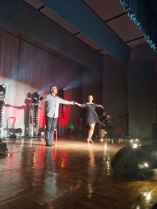Sara Janicka w towarzystwie osoby z publiczności