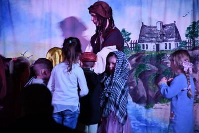 Spektakl teatralny dla dzieci w wykonaniu grupy Krak-ART