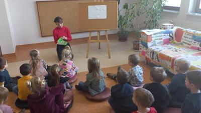 Przedszkolaki z Dusznik z wizytą w bibliotece