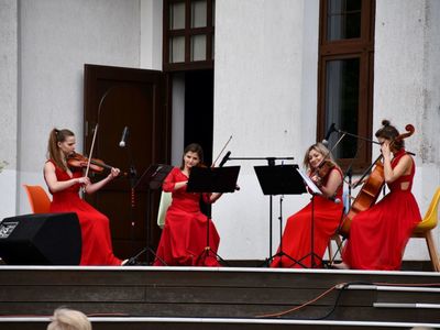 UpBeat Quartet - od lewej: skrzypce - Joanna Trzaska,  skrzypce - Natalia Zhukava, altówka - Weronika Rácz, wiolonczela - Zuzanna Siepietowska
