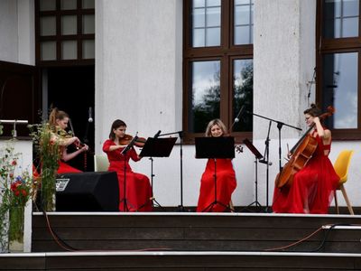 UpBeat Quartet - od lewej: skrzypce - Joanna Trzaska,  skrzypce - Natalia Zhukava, altówka - Weronika Rácz, wiolonczela - Zuzanna Siepietowska