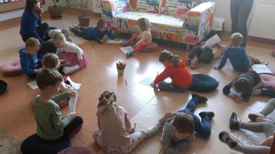 Przedszkolaki z Dusznik z wizytą w bibliotece