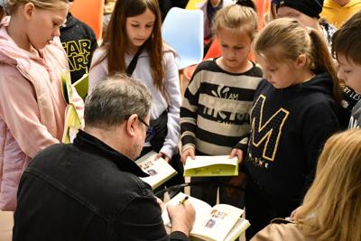 Tydzień Bibliotek - spotkanie autorskie z Grzegorzem Kasdepke