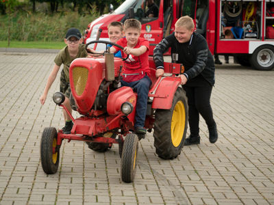 Dożynki Gminne 2021 - wystawa maszyn rolniczych
