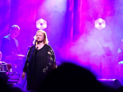 Stanisława Celińska z zespołem pod kierownictwem Macieja Muraszko