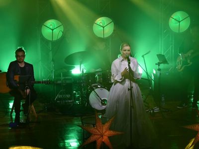 Halina Mlynkova z zespołem podczas świątecznego koncertu w Dusznikach