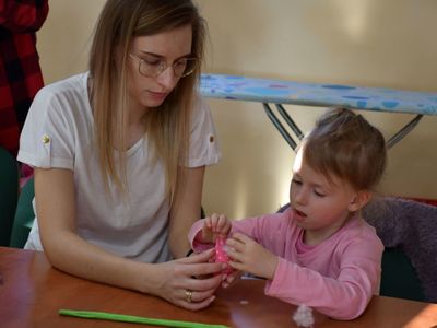 Uczestnicy warsztatów podczas pracy